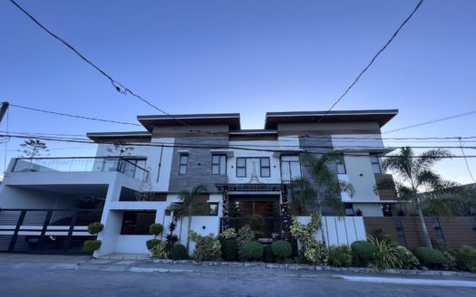 Beautiful10-BedroomHouseforSaleinSunValley,ParañaqueCity-1.jpg