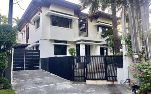 Luxurious5-BedroomHouseforSaleinAyalaAlabangVillage-1.jpg