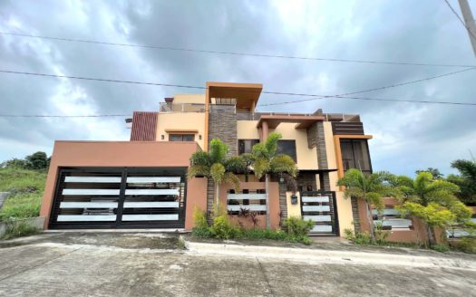 Inviting10-BedroomHouseandLotforSaleinHavilaAntipoloCity-1.jpg