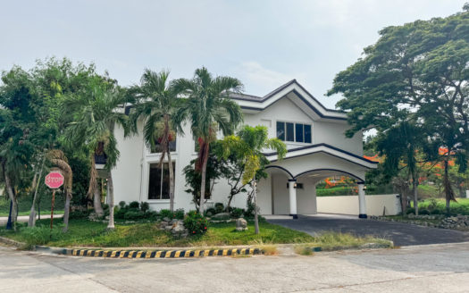 Sun-drenched-5-BedroomCornerHouseforSaleinStonecrestSubdivisionLaguna-1.jpg