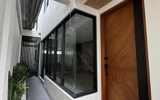 JapandiMinimalist5-BedroomHouseforSaleinMoonwalk,ParañaqueCity-1.jpg