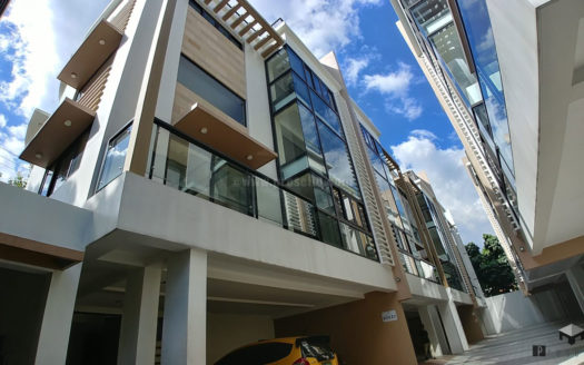 Luxury3BedroomTownhousenearNewManila-1.jpg