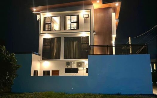 Sophisticated4-BedroomHouseforSaleinParkplaceVillageCavite-1.jpg