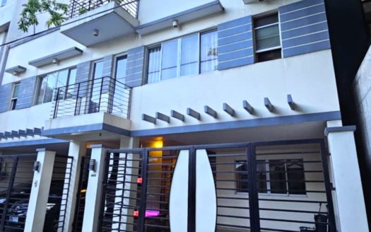 Amazing8-bedroomHouseforSaleNearRockwell MakatiCity-1.jpg