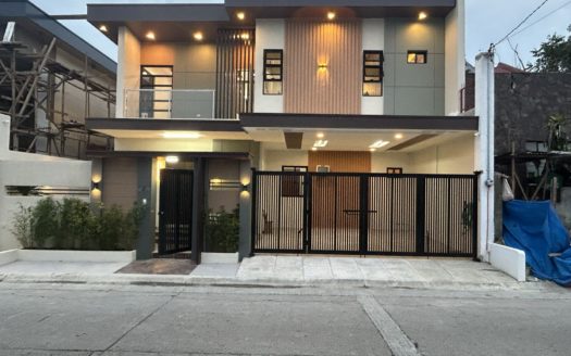 Contemporary3-BedroomHouseforSaleinTalonDos,Las PiñasCity-1.jpg