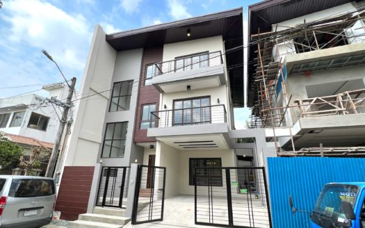 Charming5-BedroomHouseandLotforSaleinMultinationalVillageParañaque-1.jpg
