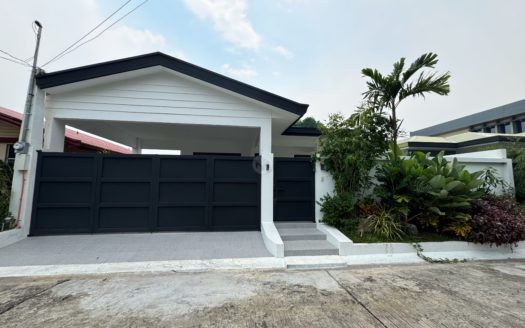 Beautiful3-BedroomBungalowHouseforSaleinBFHomesParanaque-1.jpg
