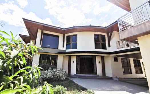 Magnetic8BedroomHouseandLotwithMountainViewinLoyolaGrandVillasQ.C.-1.jpg