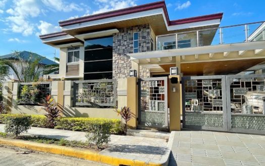 Majestic4-BedroomHouseandLotforSaleinParanaque-1.jpg