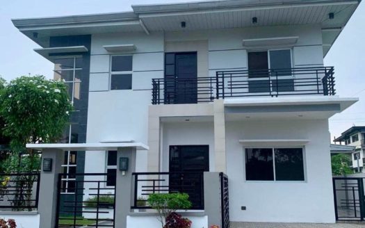 Amazing4-BedroomHouseforSaleinRivieraGolfandCountryClub,Silang,Cavite-1.jpg