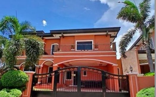 ItalianThemed5-BedroomHouseforSaleinPortofinoSouth,LasPiñasl-1.jpg