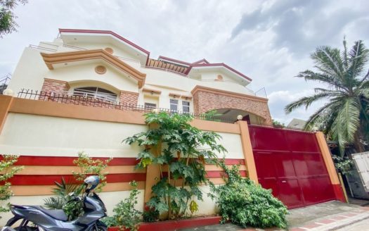 Gleaming7-BedroomHouseandLotforSaleinHeroesHillQuezonCity-1.jpg