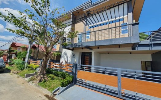 Ultramodern4BedroomHouseandLotforSaleinBFHomesParañaqueCity-1.jpg