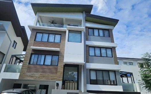 Amazing5-BedroomHouseforSaleinMcKinleyHillVillageTaguig-1.jpg