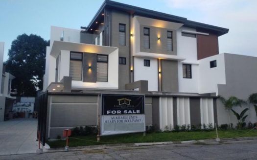 Pristine5-BedroomTownhouseForSaleinAbelardo,Parañaque-1.jpg