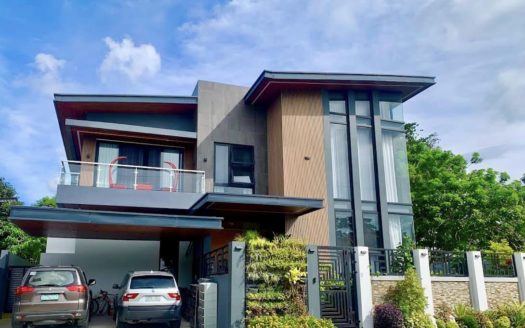 Modern4-BedroomHouseforSaleinRivieraResidentialEstates&GolfClub,SilangCavite-1.jpg