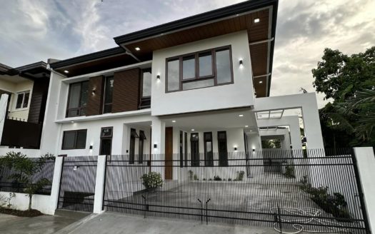 3-BedroomModernFilipinoHouseforSaleinLaResidencia,Sta.Rosa,Laguna-1.jpg