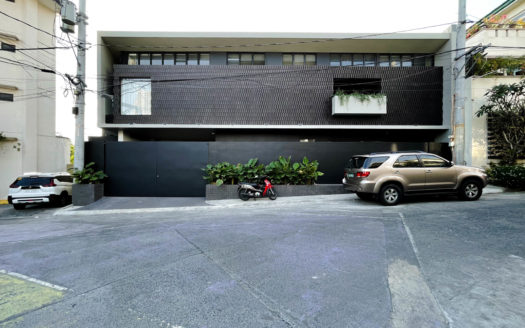 Contemporary3-BedroomHouseforSaleinKapitolyoPasig-1.jpg