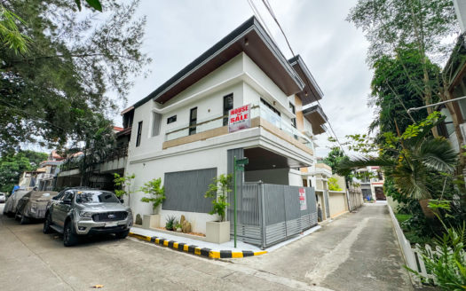 Stunning5-BedroomHouseforSaleinGreenwoodsExecutiveVillagePasig-1.jpg