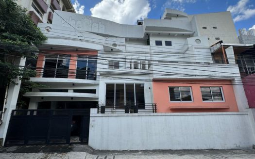 3-StoreyResidentialPropertyforSaleinPoblacion,Makati-1.jpg