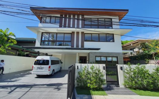 Beautiful4-BedroomHouseandLotforSaleinAyalaAlabang-VillageMuntinlupa-1.jpg