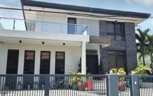 Charming4BedroomHouseandLotforSaleinAyalaAlabangVillageMuntinlupa-1.jpg