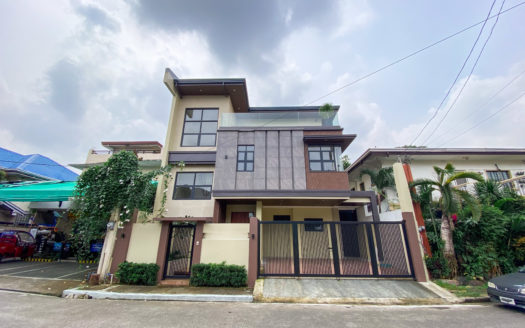 Stunning5BedroomHouseandLotforSaleinVermontPark,LowerAntipolo-1.jpg