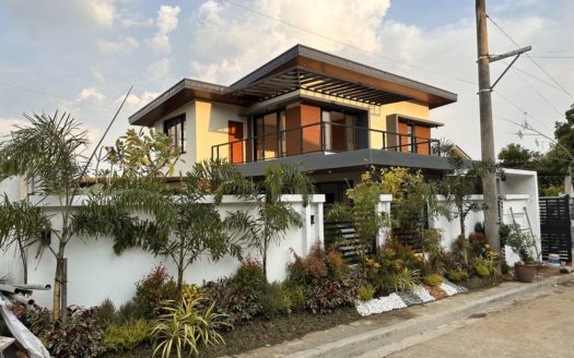 Splendor5BedroomHouseforSaleinGreenridgeSubd.Rizal-1.jpeg
