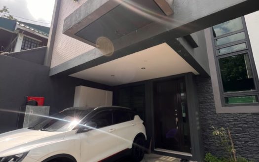 Astonishing4-BedroomTownhouseforSaleinFernVillage,PasongTamo,Quezon City-1.jpg