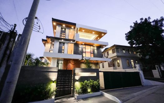 Presello - 5 Things You’ll Find In A Luxury Mansion in 2023