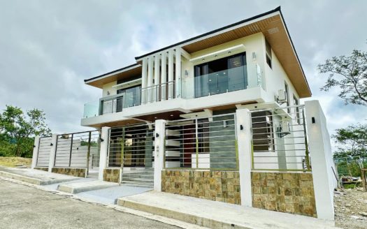 Marvelous5-BedroomHouseandLotforSaleinSplendidoTagaytay-1.jpg