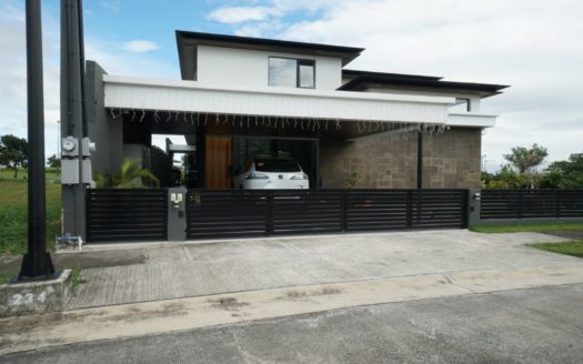 Pristine7-BedroomTownhouseforSaleinNuvaliCalambaLaguna-1.jpg