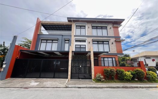 Warm5-BedroomHouseandLotforSaleinVermontExecutiveVillageAntipoloCity-1.jpg