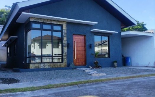 Astonishing3-BedroomHouseandLotforSaleinVerdanaHomesMamplasanBinanLaguna-1.jpg