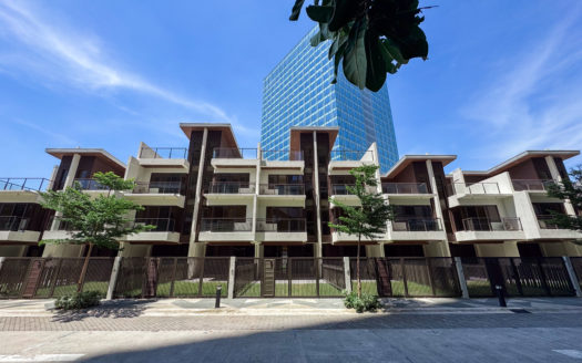 Prisitine5-BedroomTownhouseinMandaluyong-1.jpg