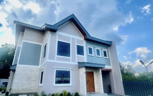 Modern4-BedroomCountryStyleHouseforSaleinMendezTagaytay-1.jpg