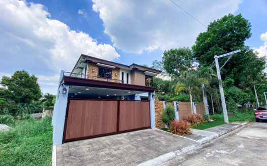 Contemporary5-BedroomHouseandLotforSaleinSitioSeville,NorthFairview,QuezonCity-1.jpg