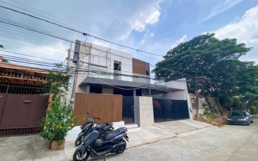 Charming3-BedroomHouseandLotforSaleinMeralcoVillageTaytayRizal-1.jpg
