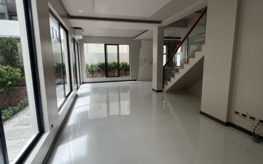 Divine5-BedroomHouseandLotforSaleinBFHomesParanaque-1.jpg