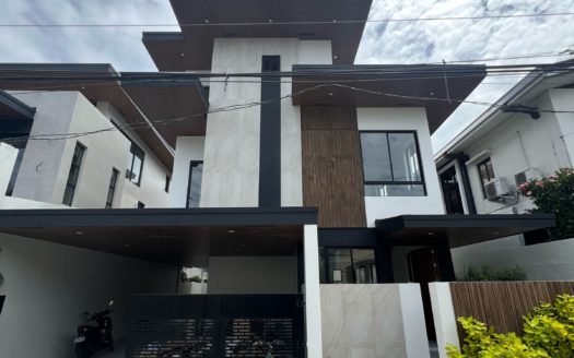 Elegant5-BedroomHouseandLotforSaleinBFHomesParanaque-1.jpg