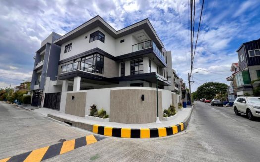 Fabulous5-BedroomCornerHouseandLotforSaleinGreenwoodsExecutiveVillagePasigCity-1.jpg