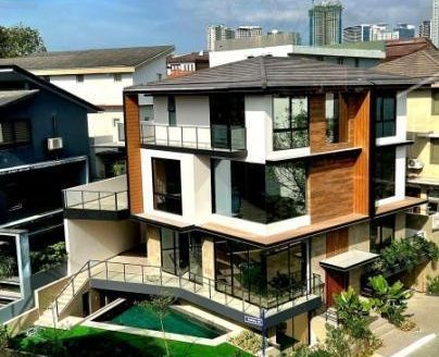 Fabulous5-BedroomHouseandLotforSaleinMckinleyBGCTaguig-1.jpg