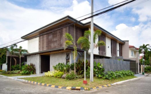RadiantBrandNew4-BedroomCornerHomewithPlungePoolinBFHomesParanaque-1.jpg