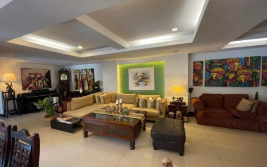 Sensational5-BedroomHouseandLotforSaleinAlabangZapoteRoadLasPinas-1.jpg