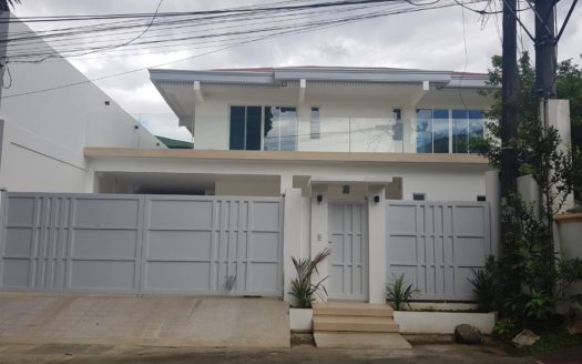 Splendid5-BedroomHouseandLotforSaleinNorthSusanaExecutiveVillageQuezonCity-1.jpg