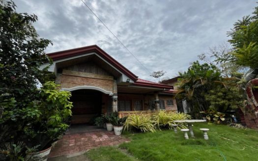 Vintage4-BedroomHouseandLotforSaleinToledoCityCebu-1.jpg