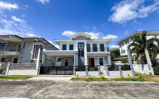 Enchanting4-BedroomHouseandLotforSaleinSouthForbesSilangCavite-1.jpg