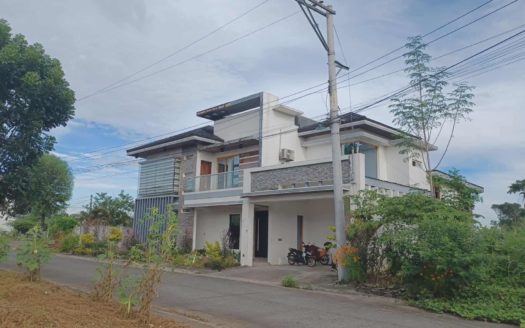 Astonishing7-BedroomHouseandLotforSaleinSanFernandoPampanga-1.jpg