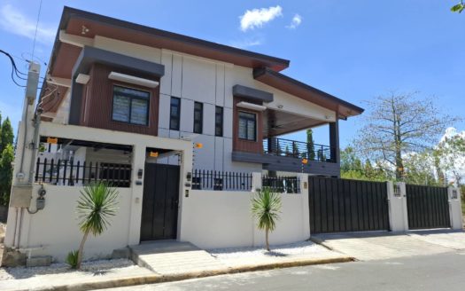 Captivating5-BedroomHouseandLotforSaleinMuntinlupa-1.jpg