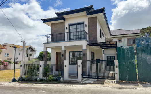 Pristine4-BedroomHouseandLotforSaleinSouthForbesSilangCavite-1.jpg